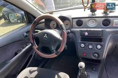 Внедорожник / Кроссовер Mitsubishi Outlander 2006 в 