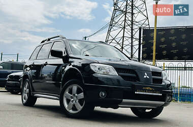 Внедорожник / Кроссовер Mitsubishi Outlander 2008 в 