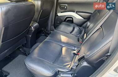 Внедорожник / Кроссовер Mitsubishi Outlander 2010 в 