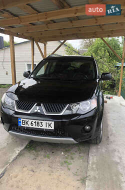 Позашляховик / Кросовер Mitsubishi Outlander 2008 в Острозі