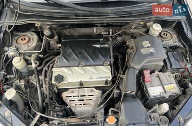 Внедорожник / Кроссовер Mitsubishi Outlander 2006 в 