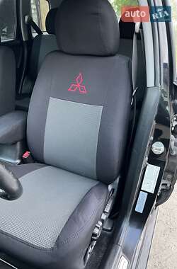 Внедорожник / Кроссовер Mitsubishi Outlander 2006 в 