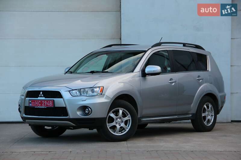 Внедорожник / Кроссовер Mitsubishi Outlander 2011 в 