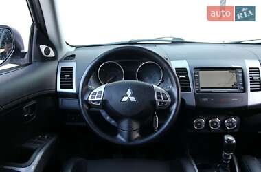 Внедорожник / Кроссовер Mitsubishi Outlander 2011 в 