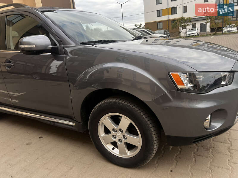 Внедорожник / Кроссовер Mitsubishi Outlander 2010 в Ковеле