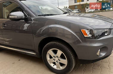 Позашляховик / Кросовер Mitsubishi Outlander 2010 в 