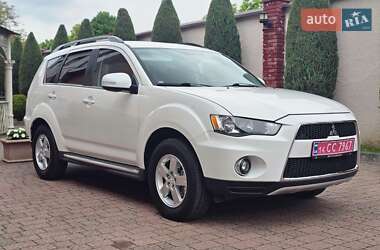 Внедорожник / Кроссовер Mitsubishi Outlander 2011 в 