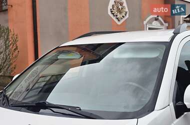Внедорожник / Кроссовер Mitsubishi Outlander 2011 в 