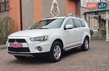 Внедорожник / Кроссовер Mitsubishi Outlander 2011 в 