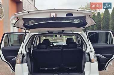 Внедорожник / Кроссовер Mitsubishi Outlander 2011 в 