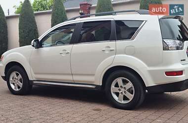 Внедорожник / Кроссовер Mitsubishi Outlander 2011 в 