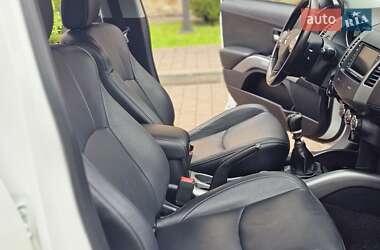 Внедорожник / Кроссовер Mitsubishi Outlander 2011 в 