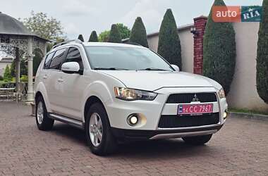 Внедорожник / Кроссовер Mitsubishi Outlander 2011 в 