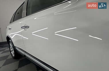 Внедорожник / Кроссовер Mitsubishi Outlander 2017 в 