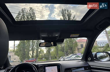 Позашляховик / Кросовер Mitsubishi Outlander 2020 в 