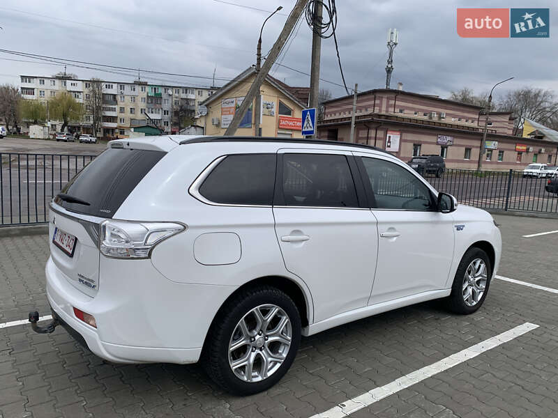 Внедорожник / Кроссовер Mitsubishi Outlander 2014 в Ивано-Франковске