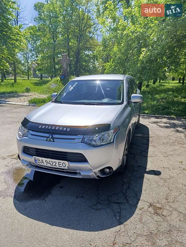Mitsubishi Outlander 2015