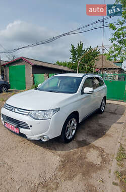 Внедорожник / Кроссовер Mitsubishi Outlander 2012 в Белгороде-Днестровском