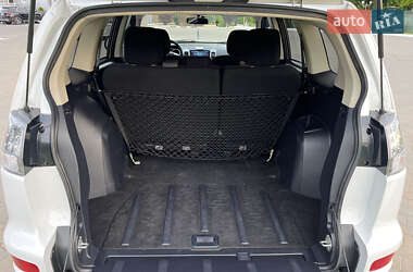 Позашляховик / Кросовер Mitsubishi Outlander 2012 в 