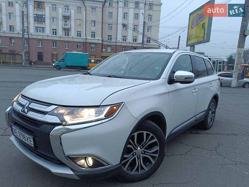Mitsubishi Outlander 2015