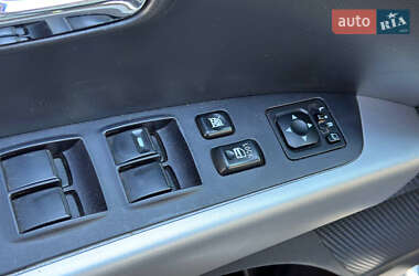 Внедорожник / Кроссовер Mitsubishi Outlander 2011 в 