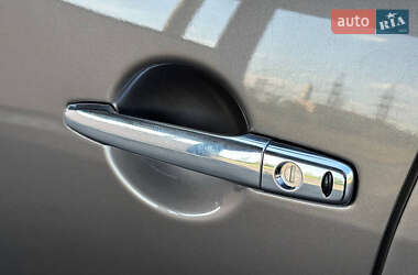 Внедорожник / Кроссовер Mitsubishi Outlander 2011 в 