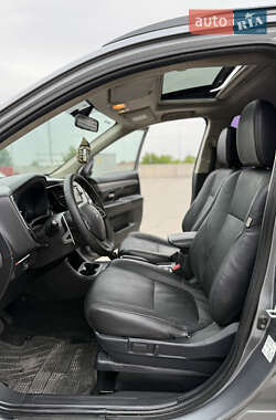 Позашляховик / Кросовер Mitsubishi Outlander 2013 в 