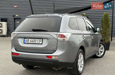 Позашляховик / Кросовер Mitsubishi Outlander 2013 в 