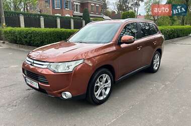 Внедорожник / Кроссовер Mitsubishi Outlander 2013 в Киеве