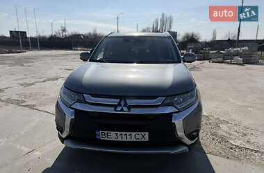 Внедорожник / Кроссовер Mitsubishi Outlander 2018 в 