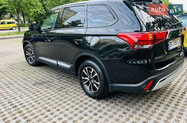 Внедорожник / Кроссовер Mitsubishi Outlander 2018 в Киеве