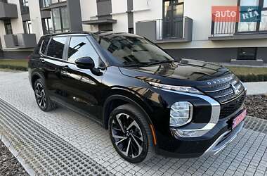 Внедорожник / Кроссовер Mitsubishi Outlander 2022 в Львове