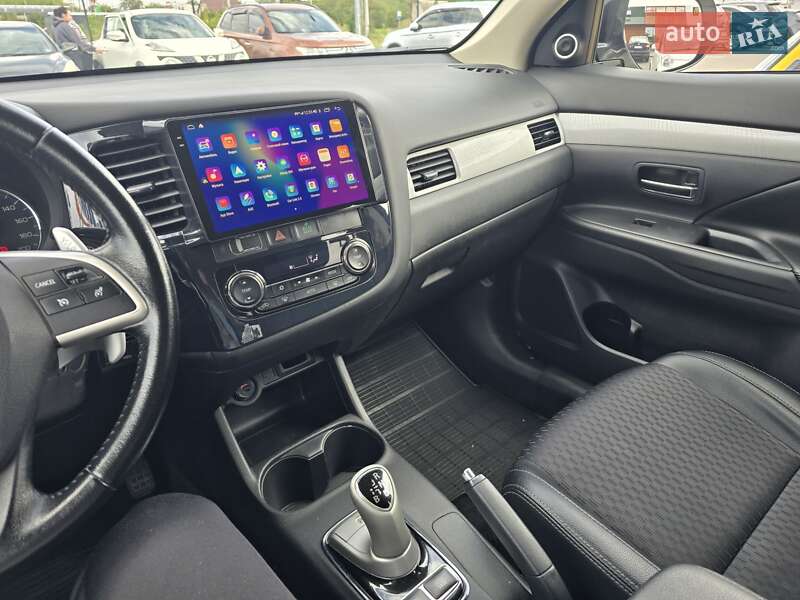 Внедорожник / Кроссовер Mitsubishi Outlander 2014 в Киеве