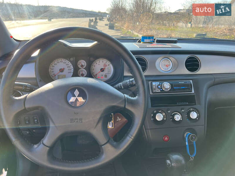 Позашляховик / Кросовер Mitsubishi Outlander 2005 в Києві
