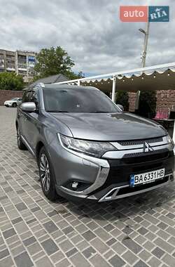 Внедорожник / Кроссовер Mitsubishi Outlander 2019 в Кропивницком