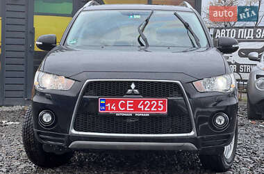 Внедорожник / Кроссовер Mitsubishi Outlander 2010 в 