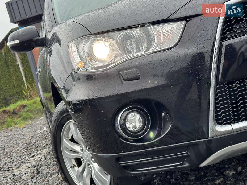 Позашляховик / Кросовер Mitsubishi Outlander 2010 в Стрию