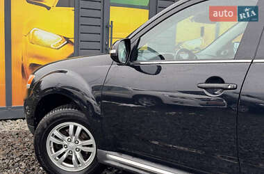 Внедорожник / Кроссовер Mitsubishi Outlander 2010 в 