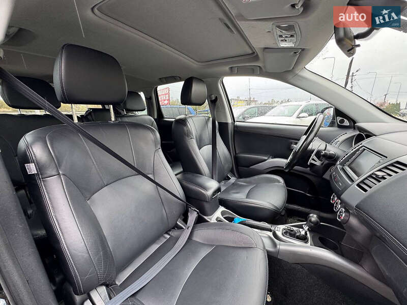 Позашляховик / Кросовер Mitsubishi Outlander 2010 в Стрию