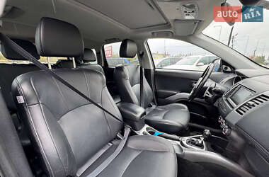 Внедорожник / Кроссовер Mitsubishi Outlander 2010 в 