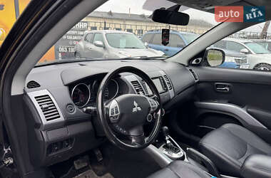 Внедорожник / Кроссовер Mitsubishi Outlander 2010 в 