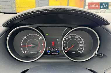 Внедорожник / Кроссовер Mitsubishi Outlander 2010 в 