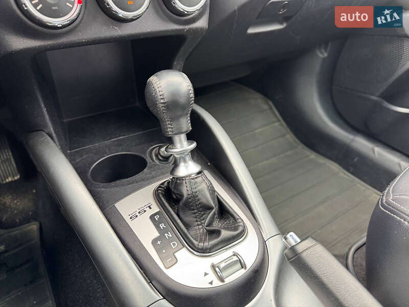 Позашляховик / Кросовер Mitsubishi Outlander 2010 в Стрию