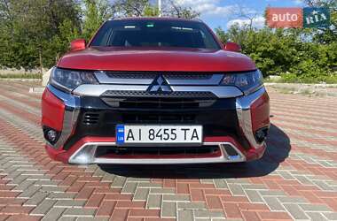 Позашляховик / Кросовер Mitsubishi Outlander 2019 в 