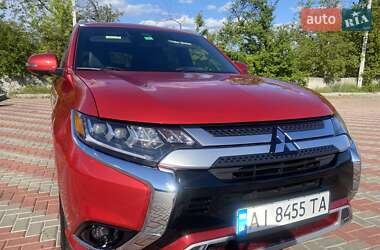 Позашляховик / Кросовер Mitsubishi Outlander 2019 в 