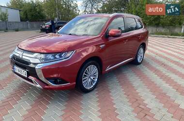Позашляховик / Кросовер Mitsubishi Outlander 2019 в 