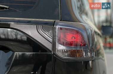 Позашляховик / Кросовер Mitsubishi Outlander 2012 в 