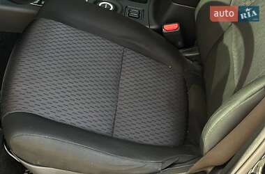 Позашляховик / Кросовер Mitsubishi Outlander 2012 в 