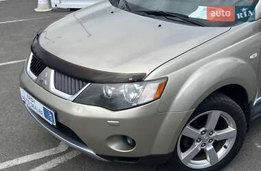 Внедорожник / Кроссовер Mitsubishi Outlander 2009 в 