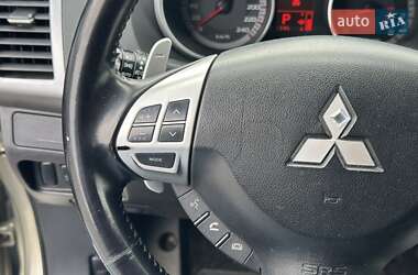 Внедорожник / Кроссовер Mitsubishi Outlander 2009 в 